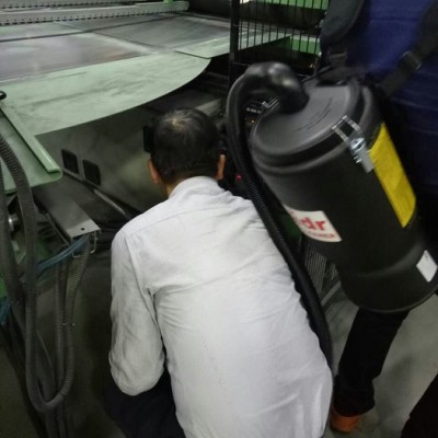 小型肩背吸尘器移动式无线吸尘器吸灰尘用电瓶吸尘器图2