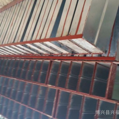 冰桶-冰桶是用于制冰池里的桶，和大型制冰机配套使用。冰桶的尺寸根据客户的需要定做，板材有用1.5mm的还有客户需要2图2