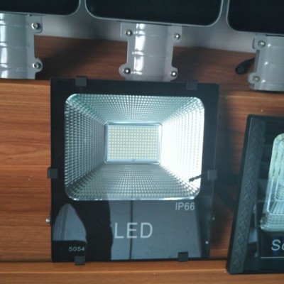黑金刚太阳能投光灯6v-20W图1