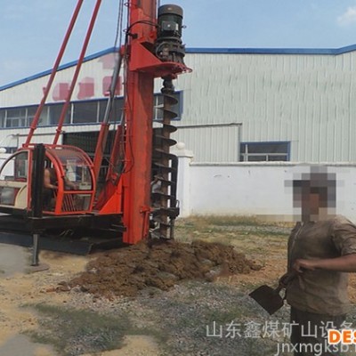 **打桩机 太阳能光伏履带打桩机 步履式打桩机 操作简单