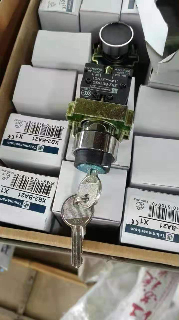 弘鼎工程机械 供应徐工压路机电器配件 徐工压路机主减总成厂家 弘鼎工程机械 供应徐工压路机电器配件 徐工压路机主减总成厂家